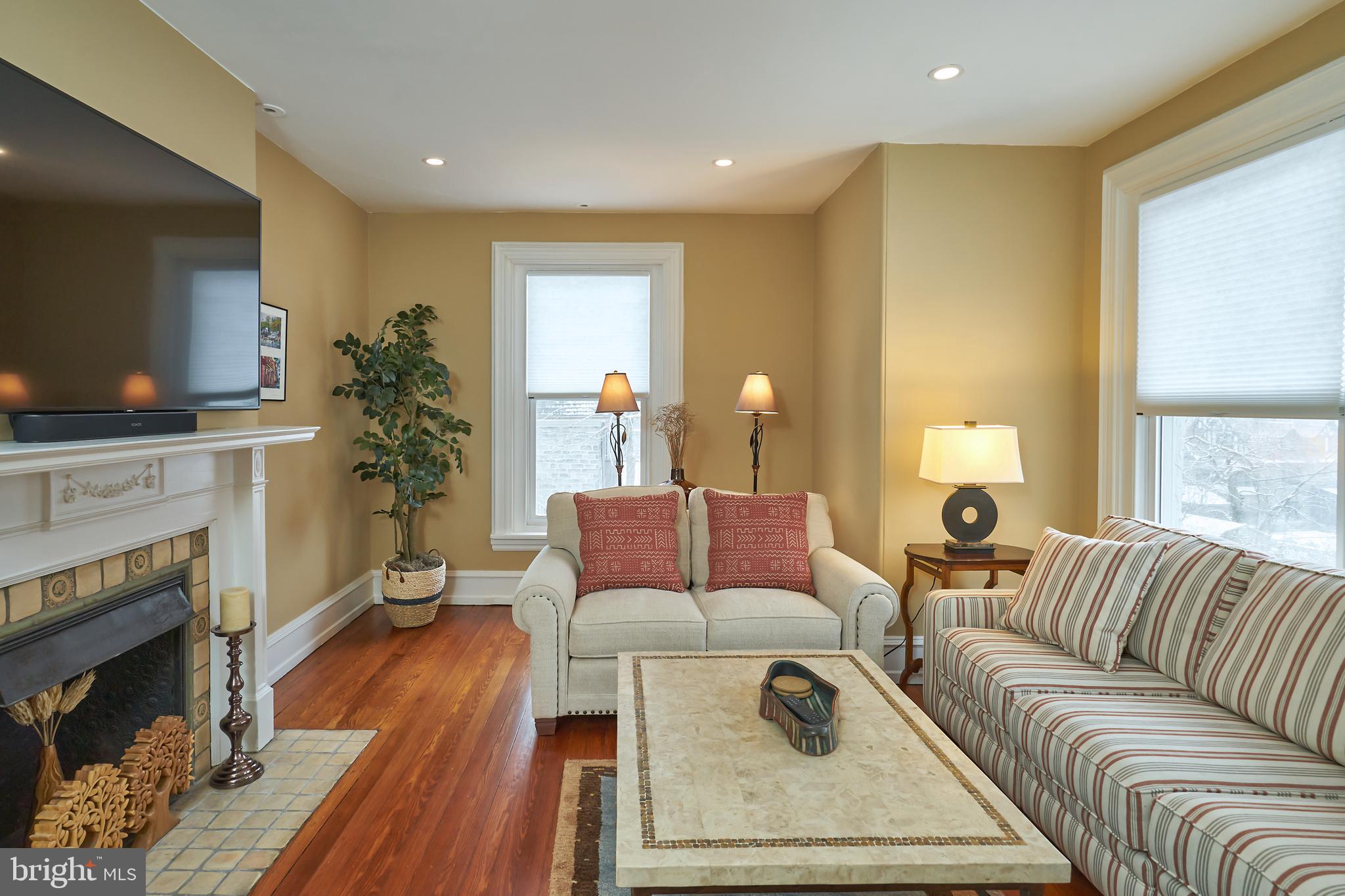 CHESTNUT HILL - Residential