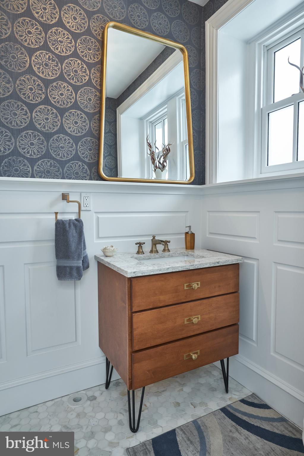 CHESTNUT HILL - Residential