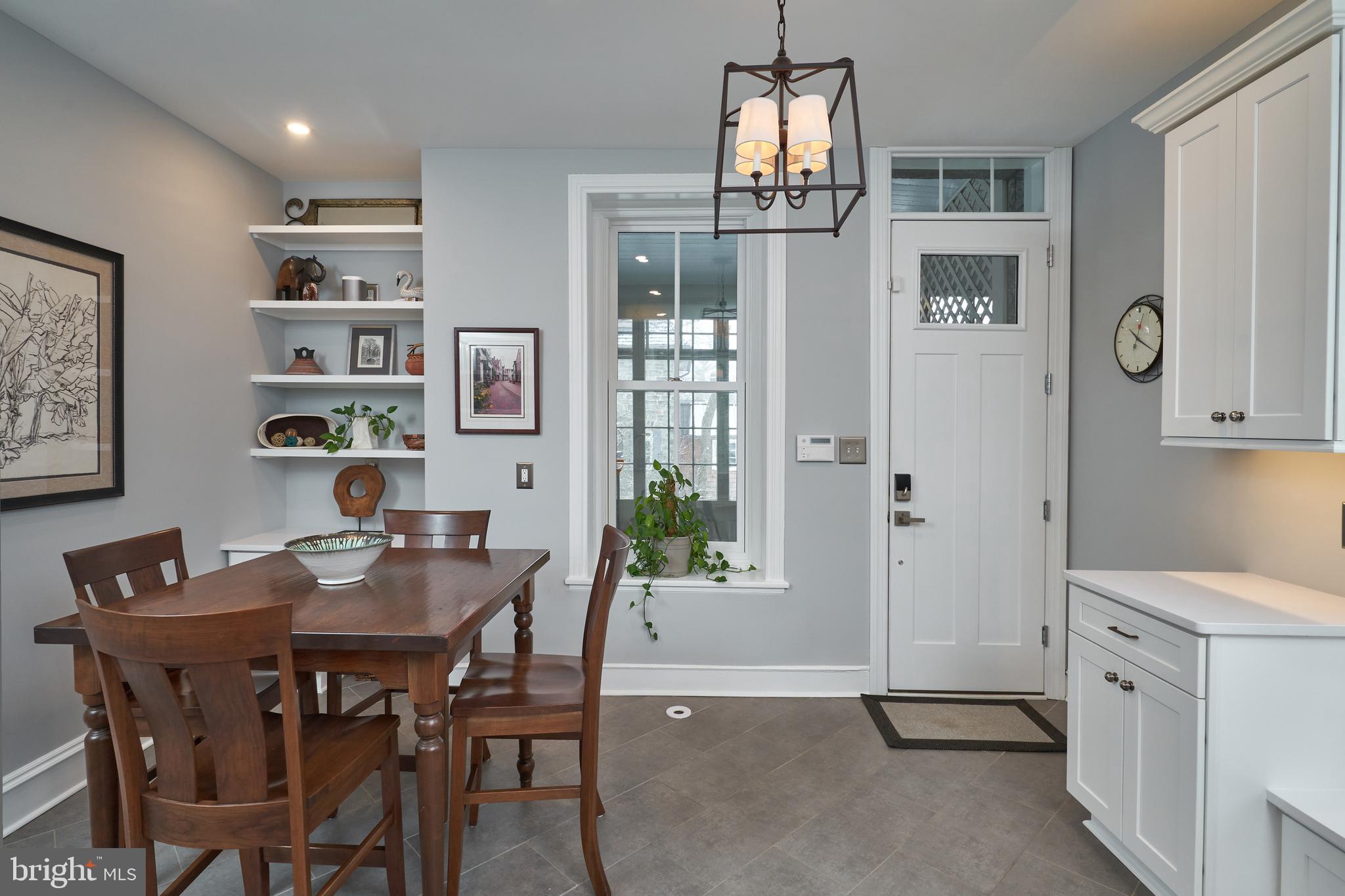 CHESTNUT HILL - Residential