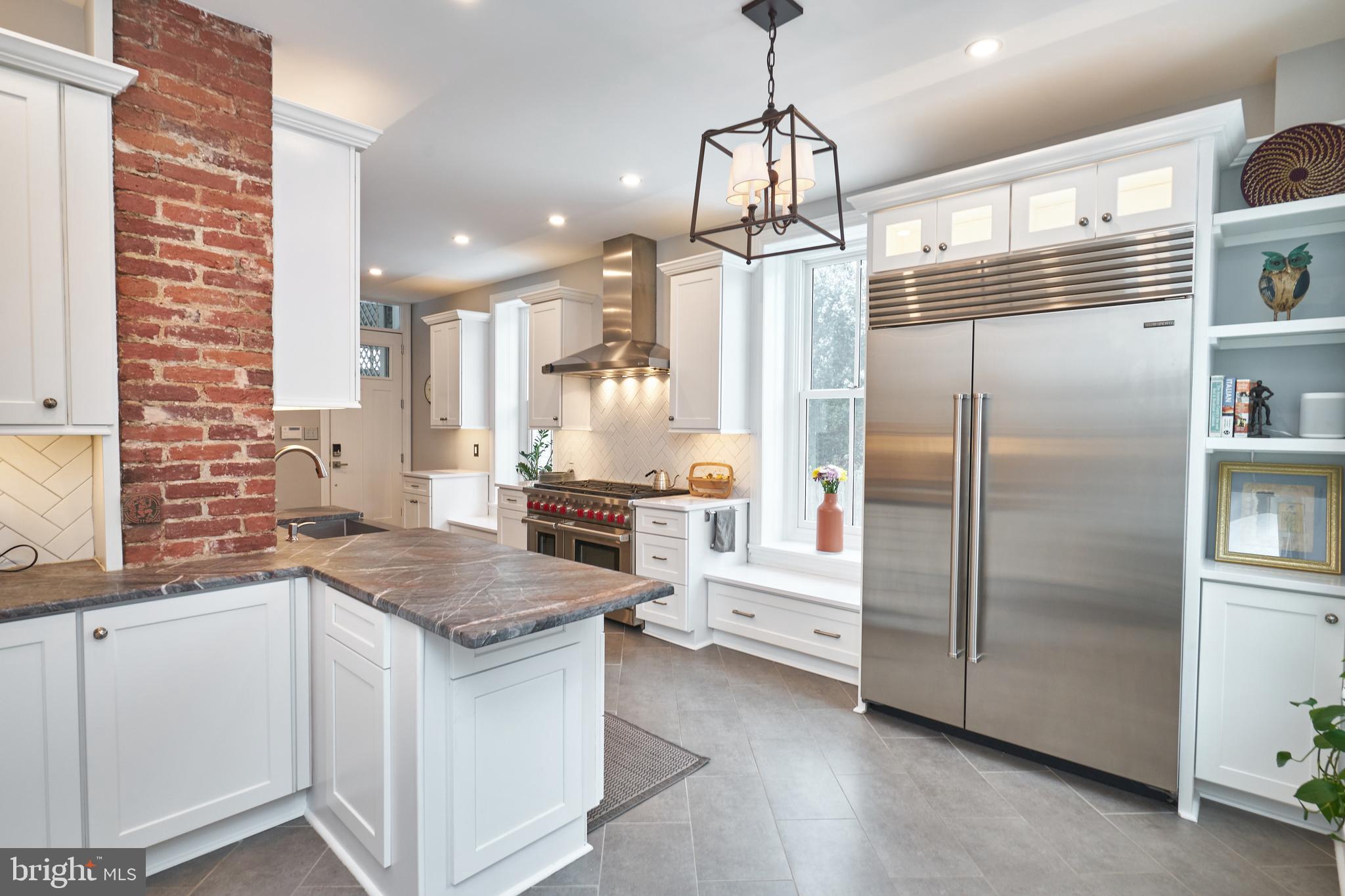 CHESTNUT HILL - Residential