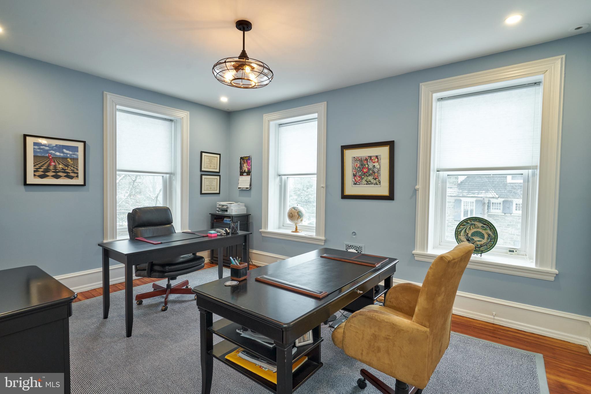 CHESTNUT HILL - Residential