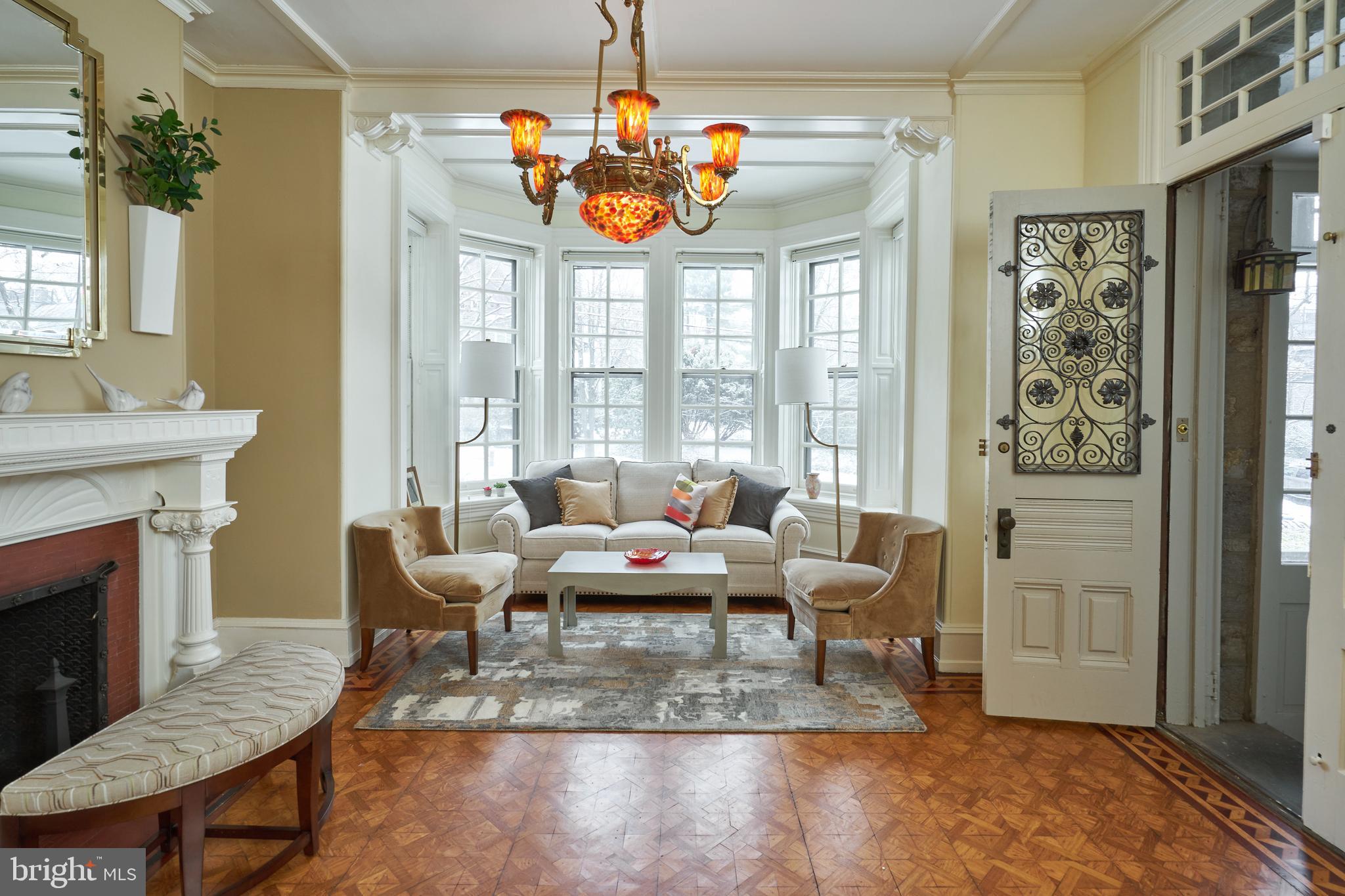 CHESTNUT HILL - Residential