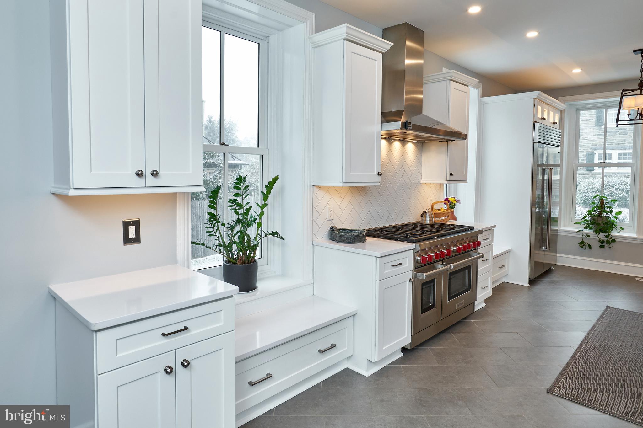 CHESTNUT HILL - Residential