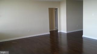 SKYLINE PLAZA - Residential