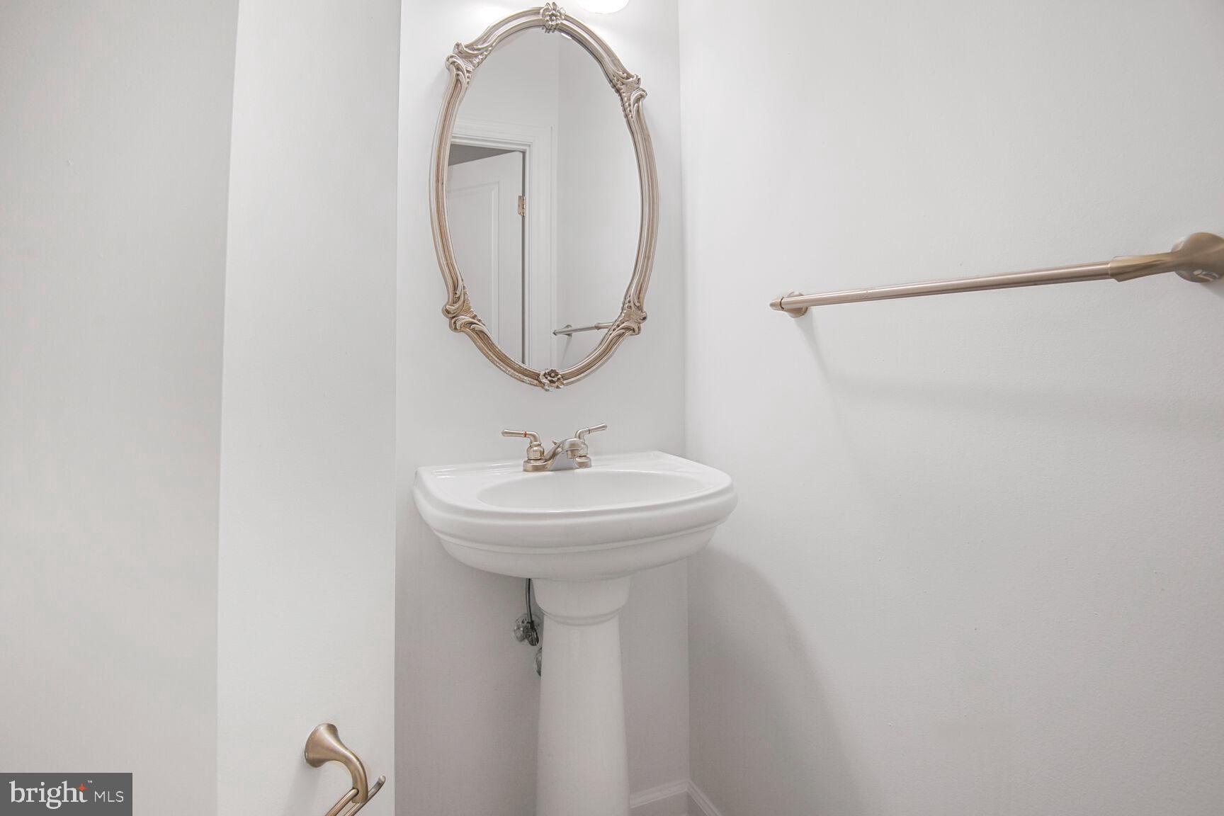 LITTLE RIVER COMMONS - Residential Lease