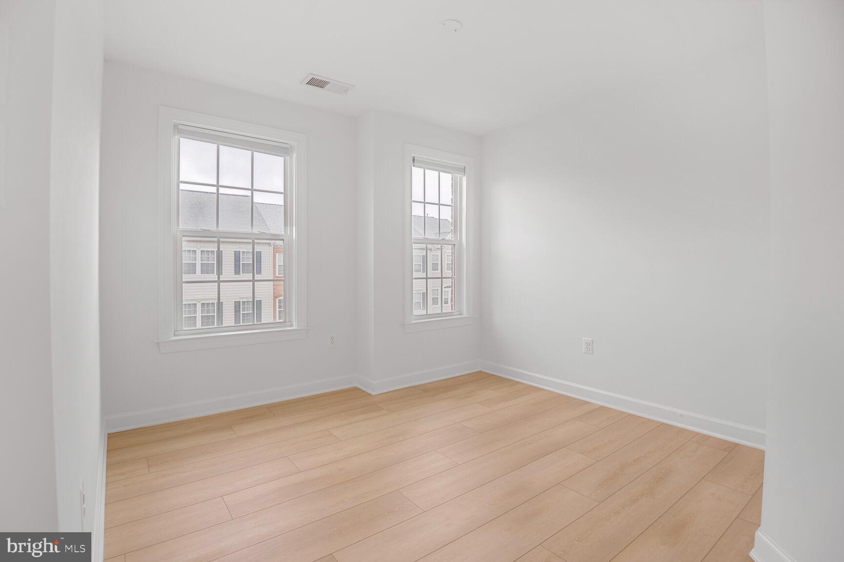 LITTLE RIVER COMMONS - Residential Lease