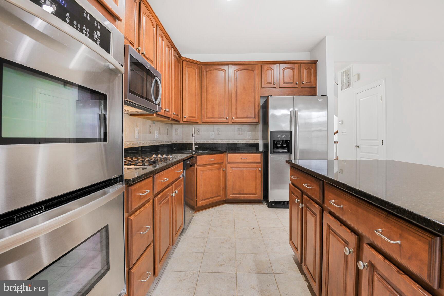 LITTLE RIVER COMMONS - Residential Lease