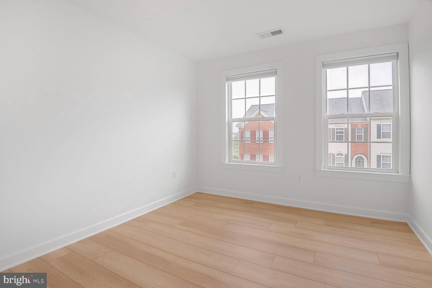 LITTLE RIVER COMMONS - Residential Lease