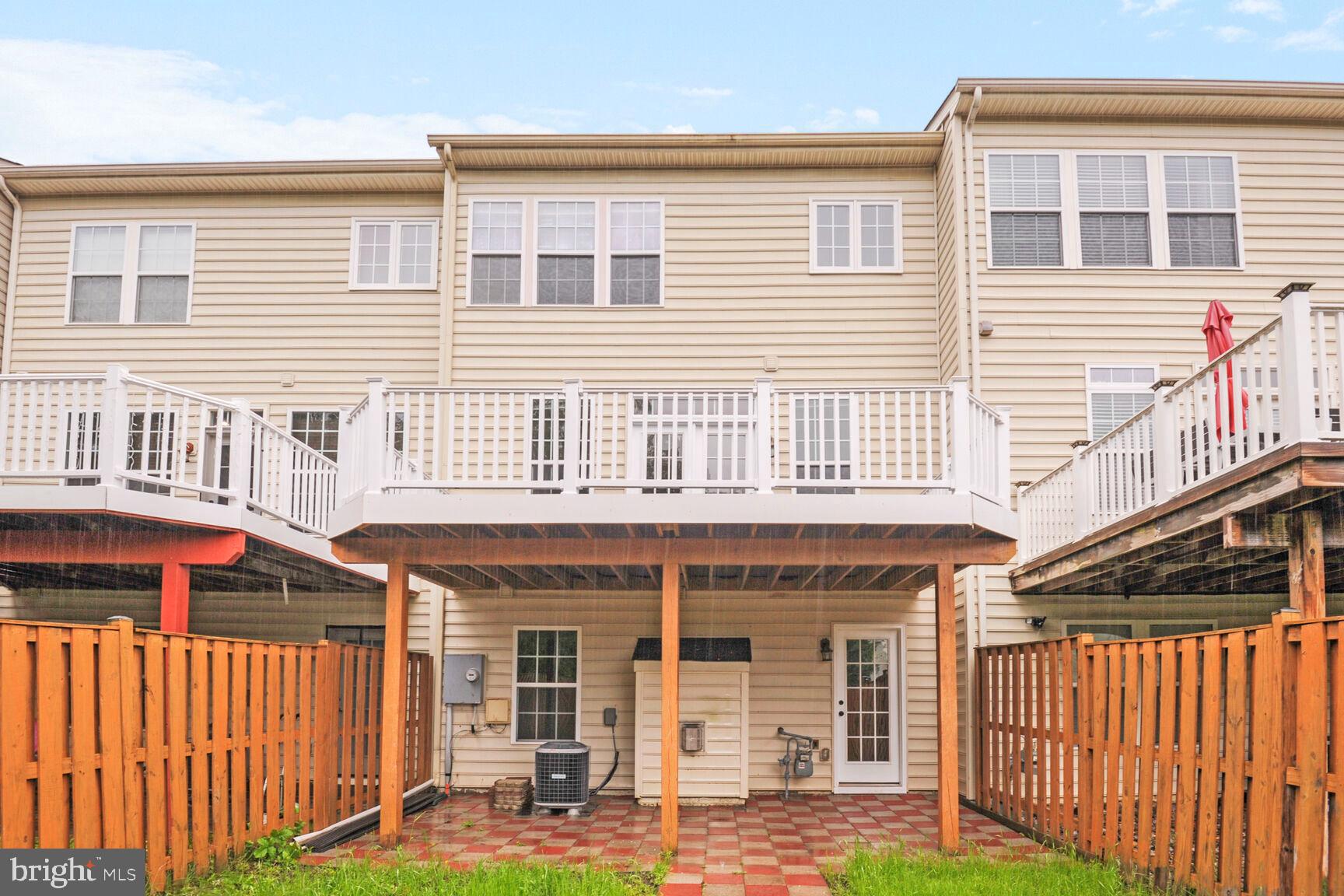 LITTLE RIVER COMMONS - Residential Lease