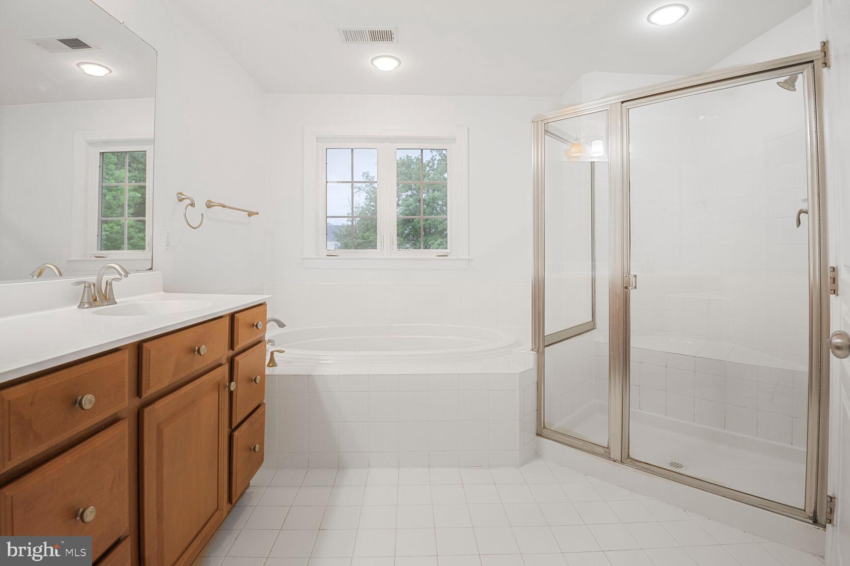 LITTLE RIVER COMMONS - Residential Lease