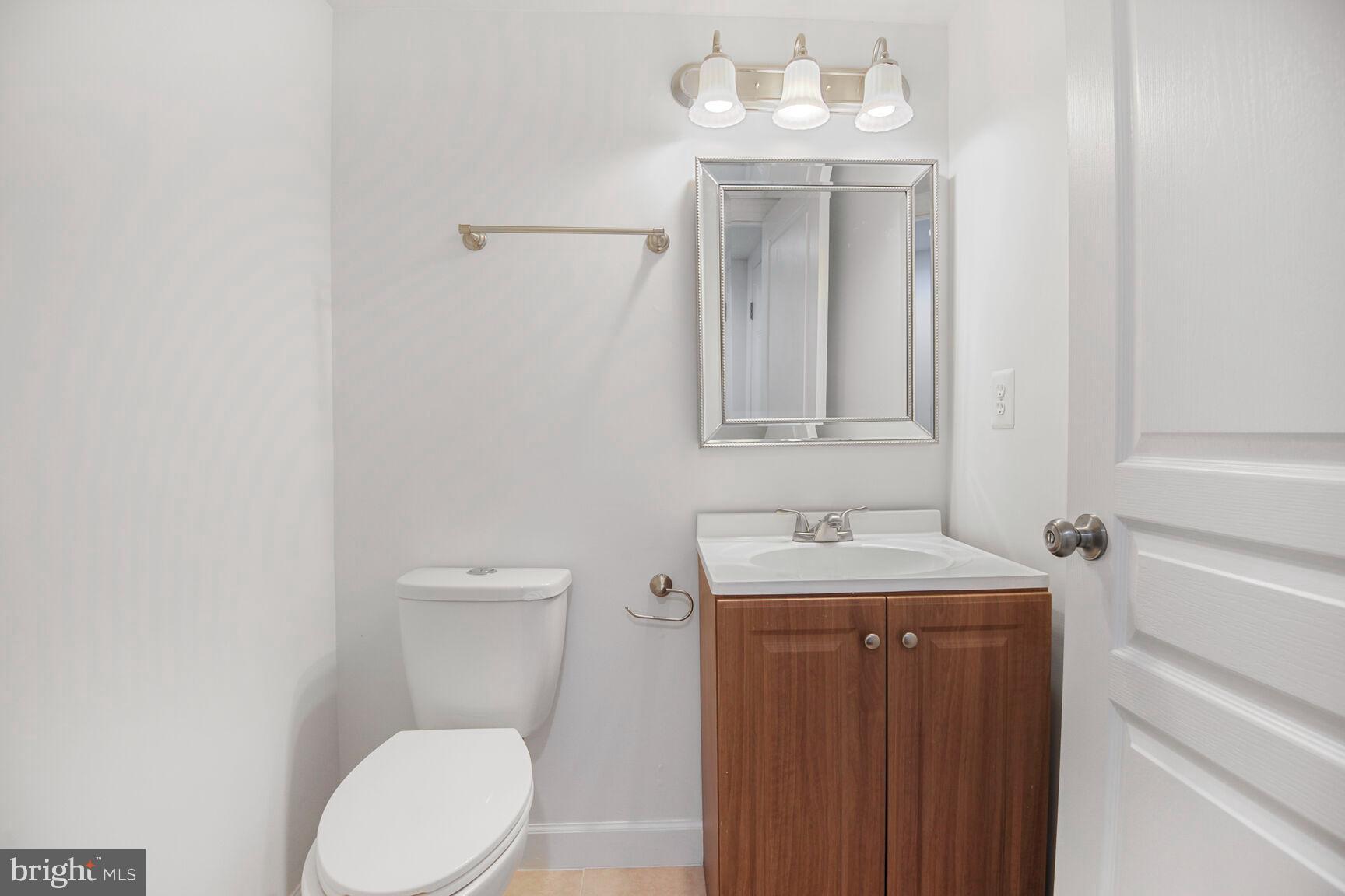 LITTLE RIVER COMMONS - Residential Lease