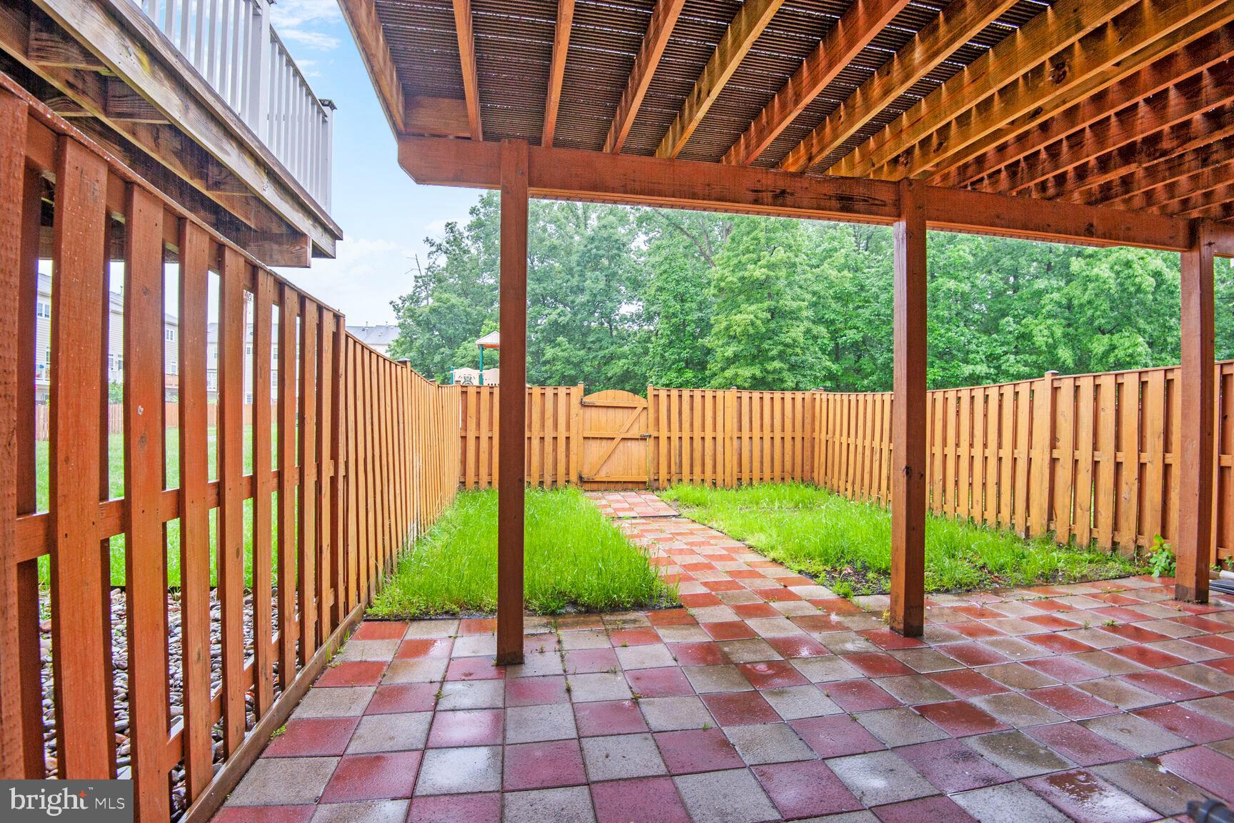 LITTLE RIVER COMMONS - Residential Lease