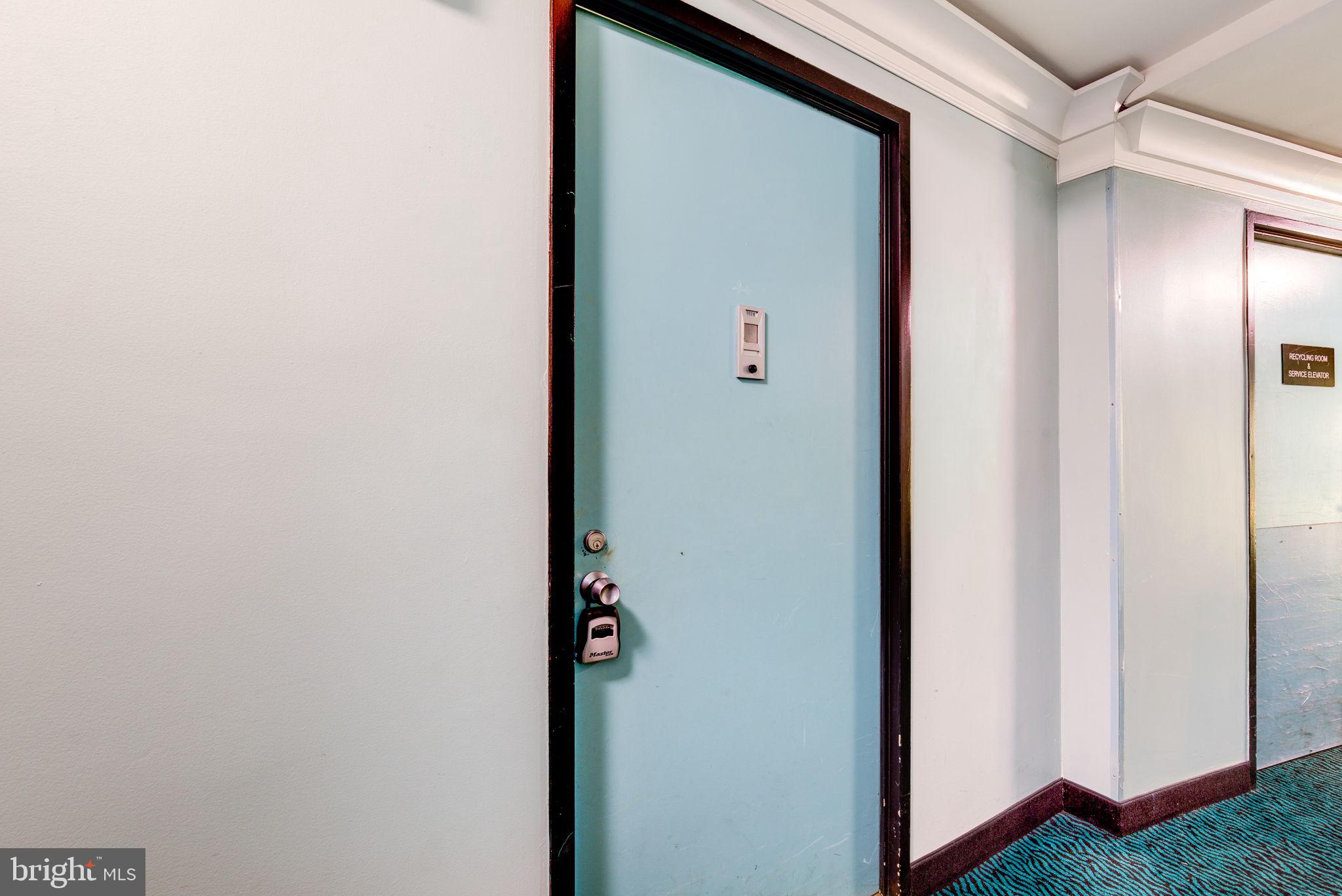10401 GROSVENOR PLACE 1528