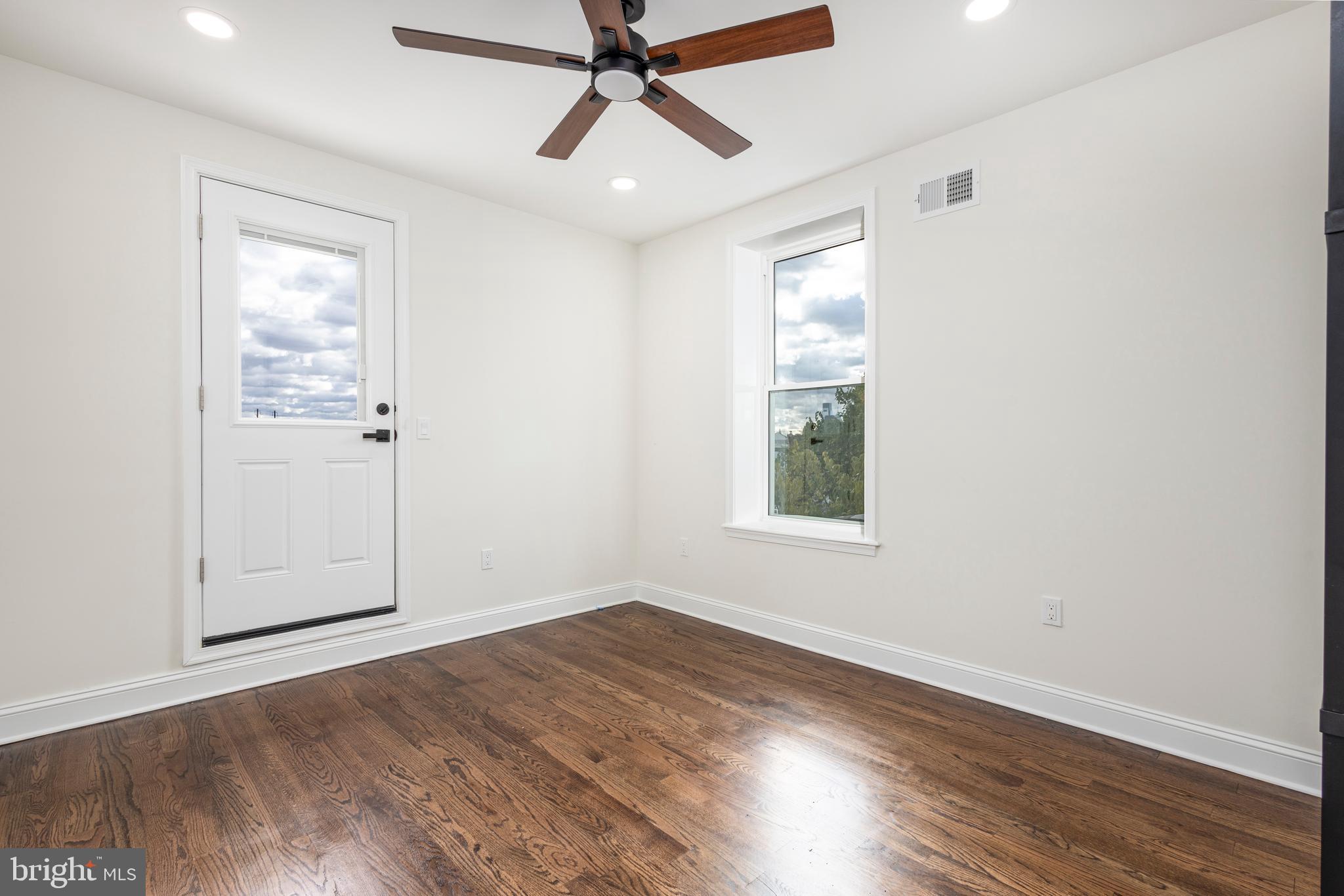 STRAWBERRY MANSION - Residential