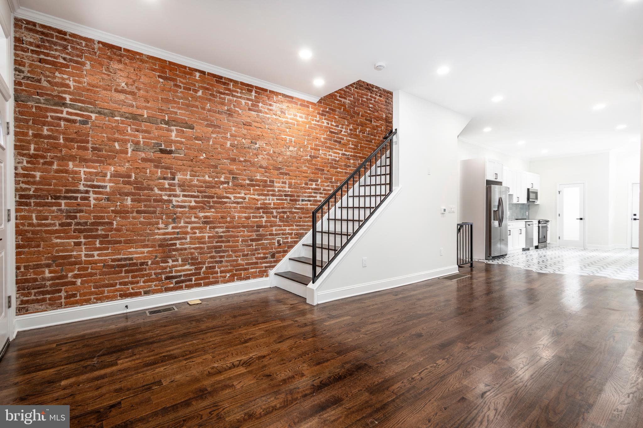 STRAWBERRY MANSION - Residential