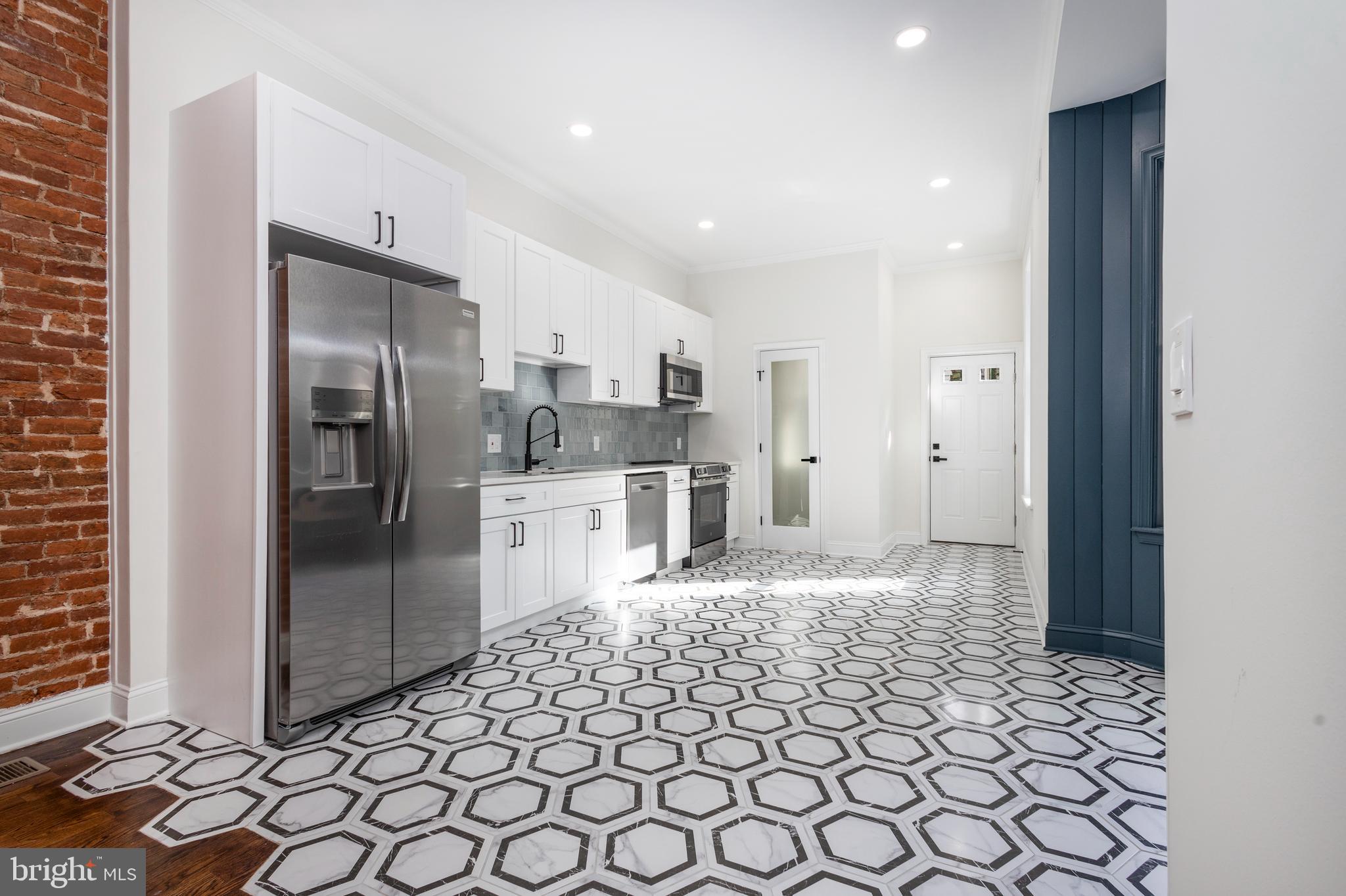 STRAWBERRY MANSION - Residential