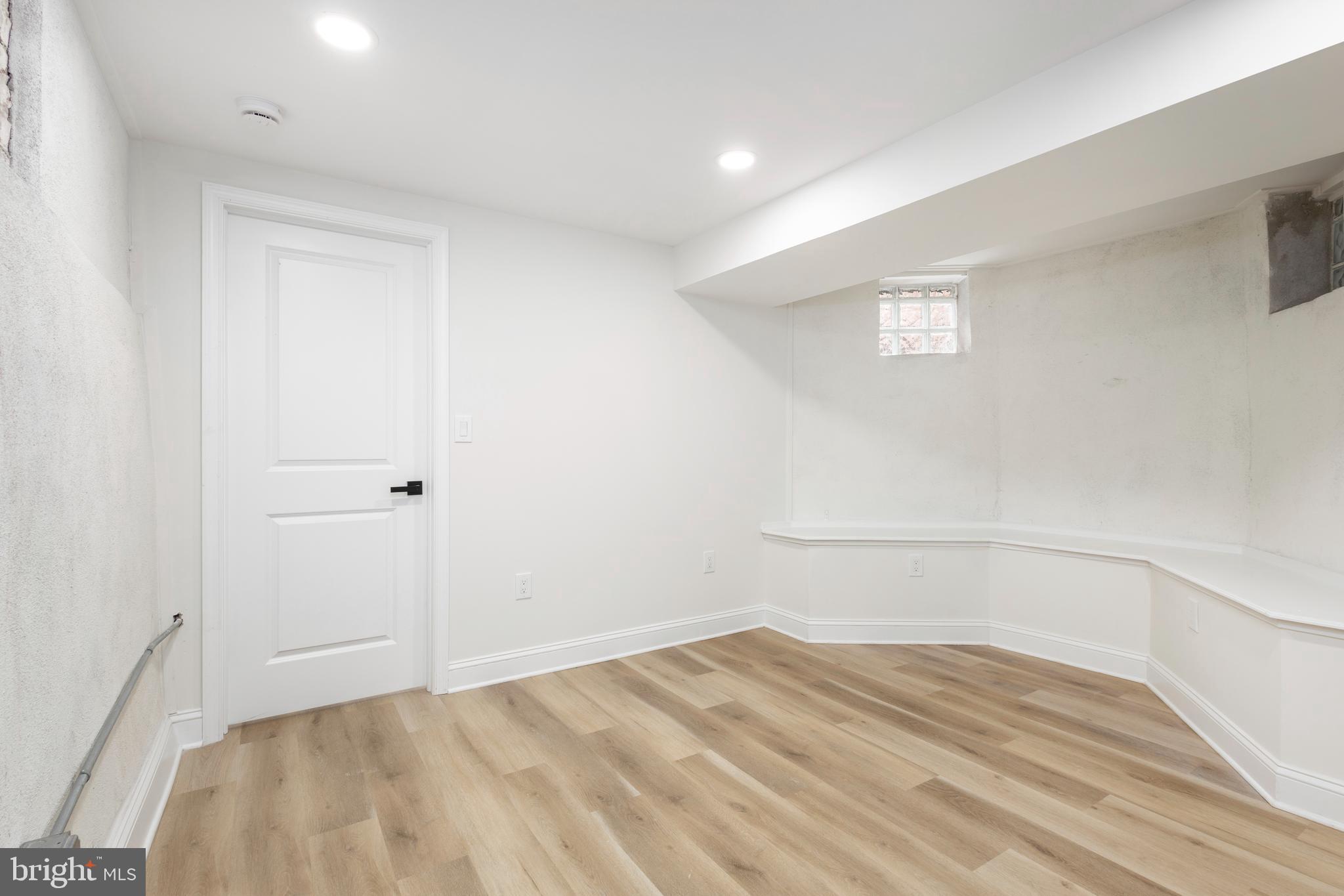 STRAWBERRY MANSION - Residential