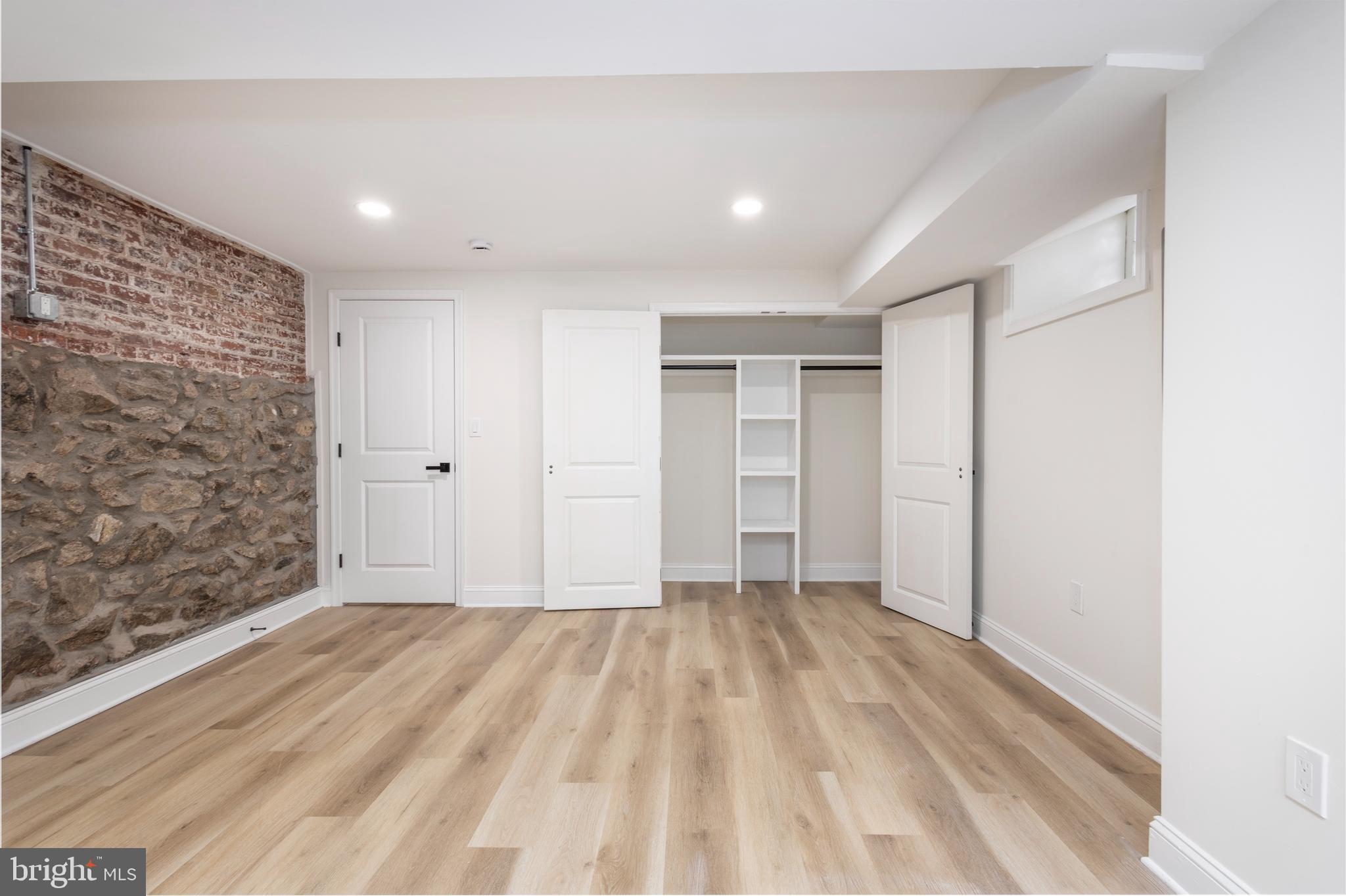 STRAWBERRY MANSION - Residential