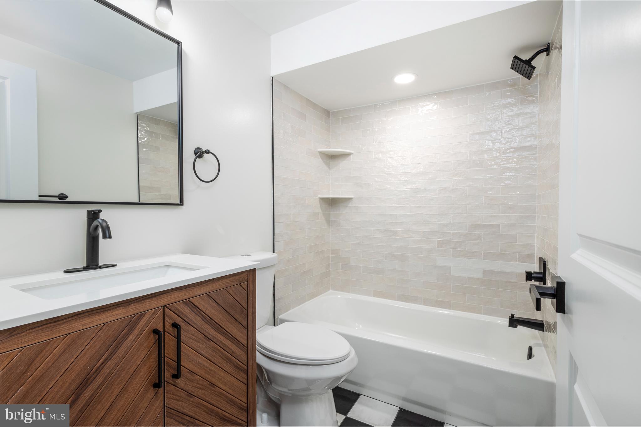 STRAWBERRY MANSION - Residential