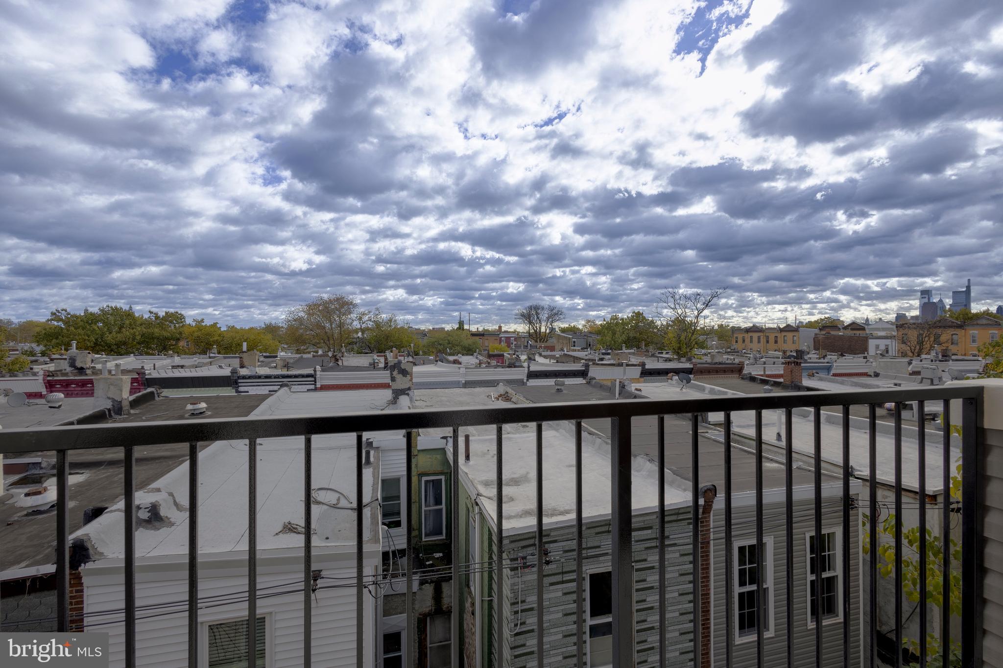 STRAWBERRY MANSION - Residential