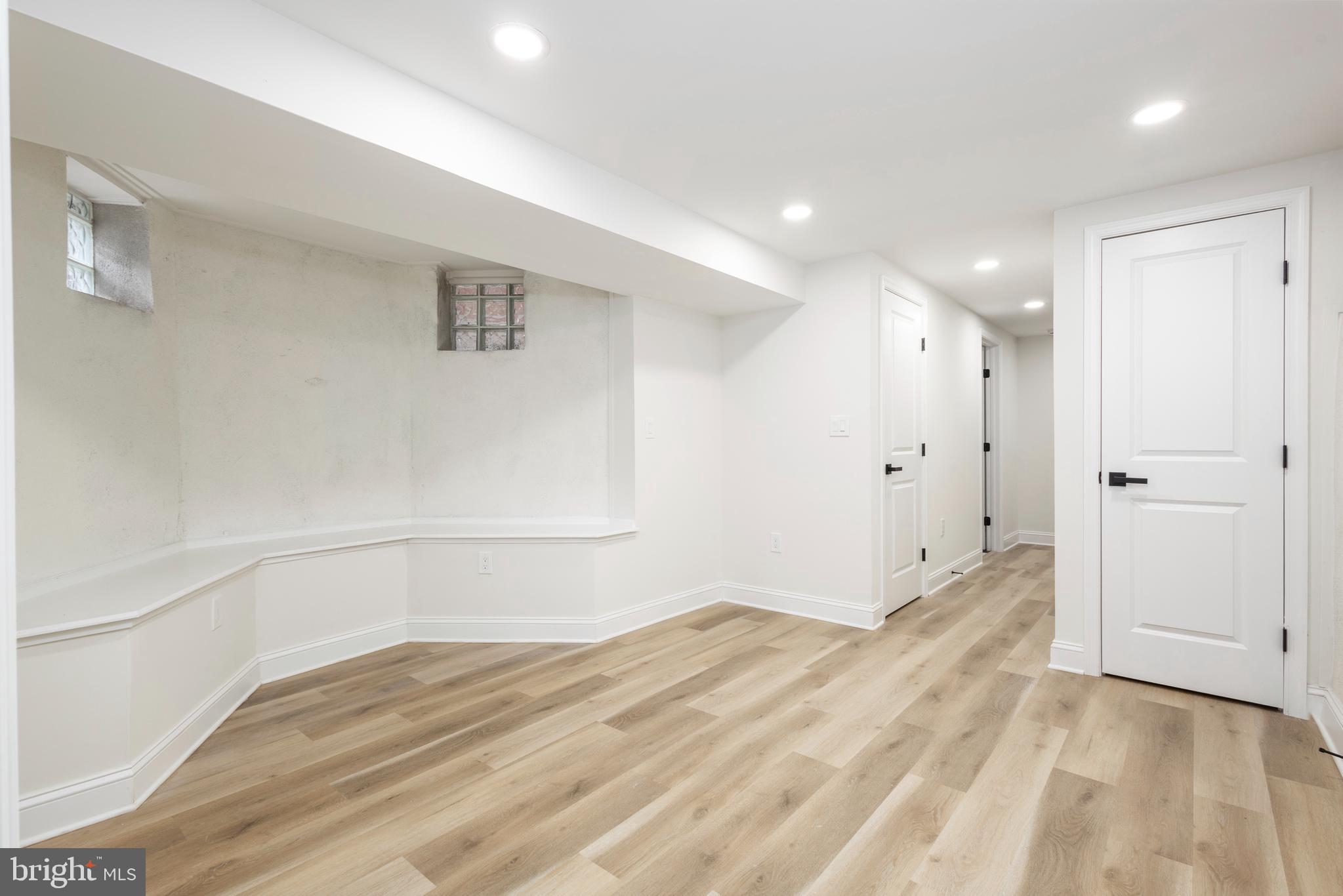 STRAWBERRY MANSION - Residential