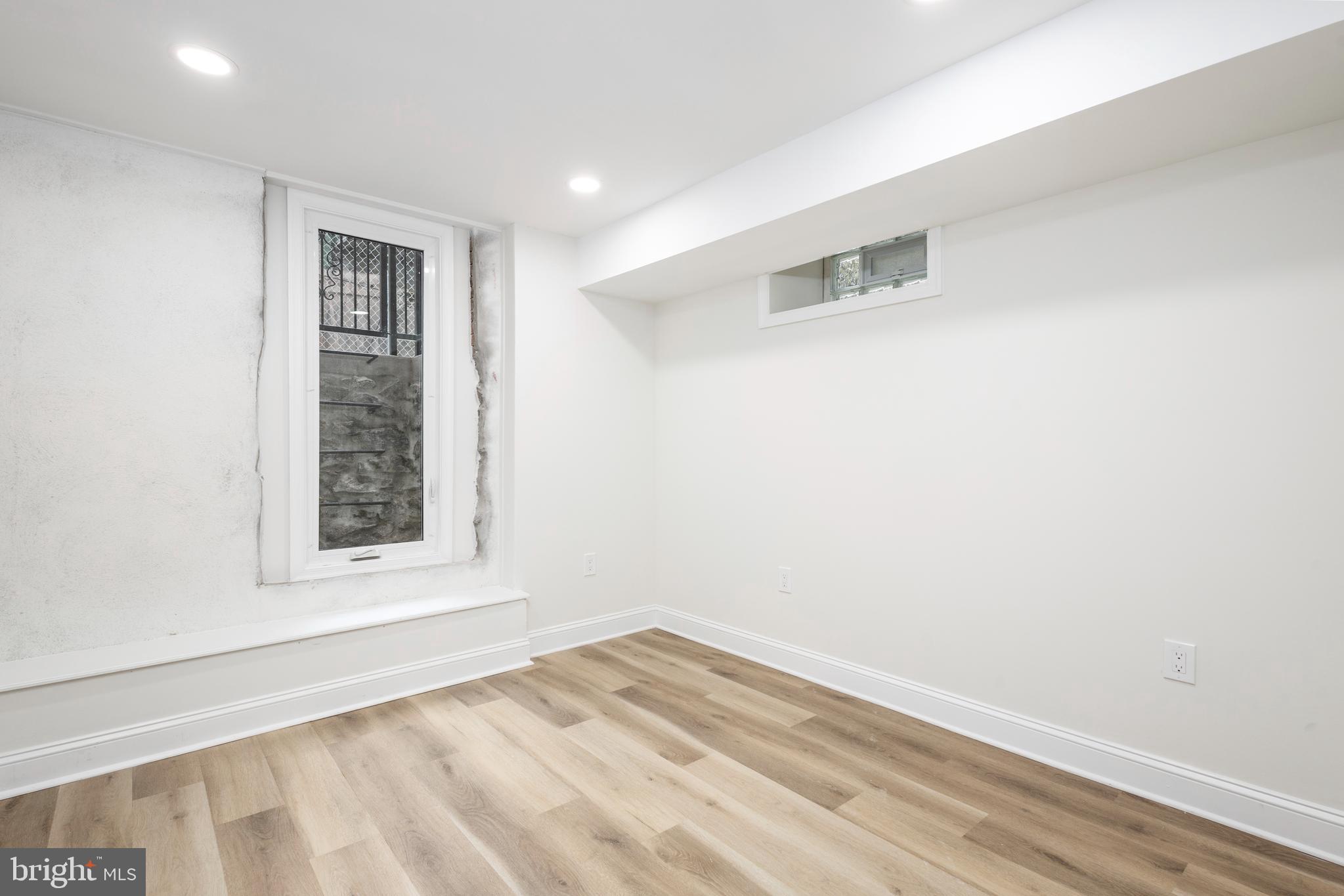 STRAWBERRY MANSION - Residential