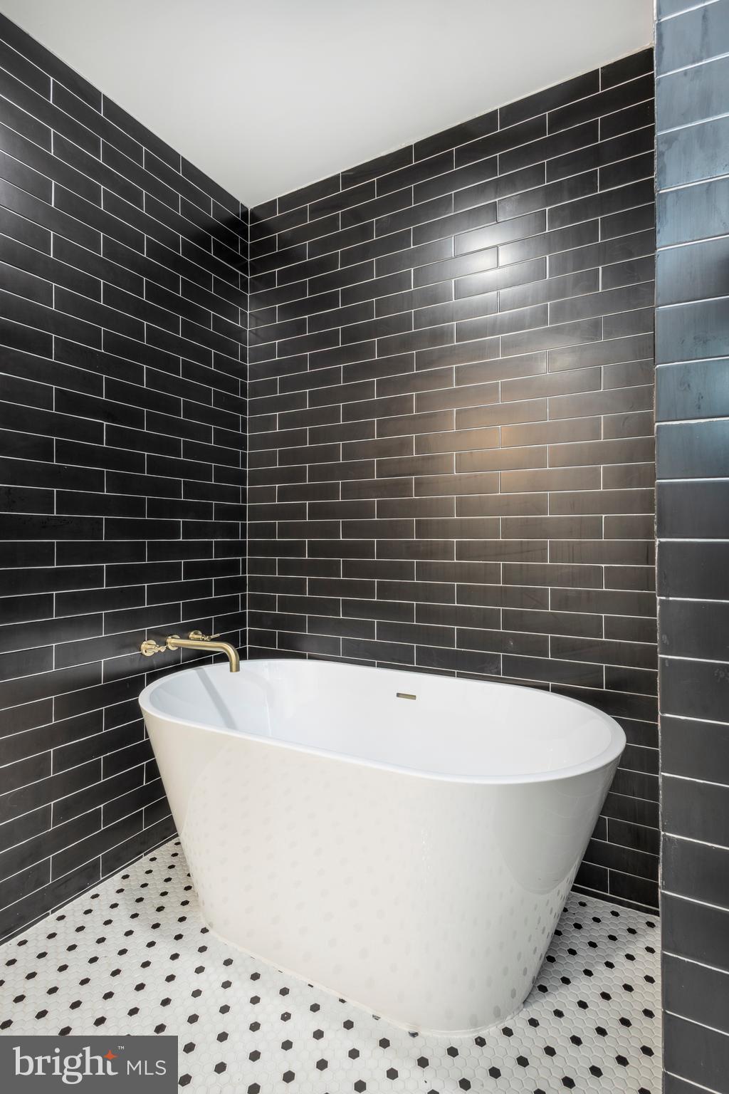 STRAWBERRY MANSION - Residential