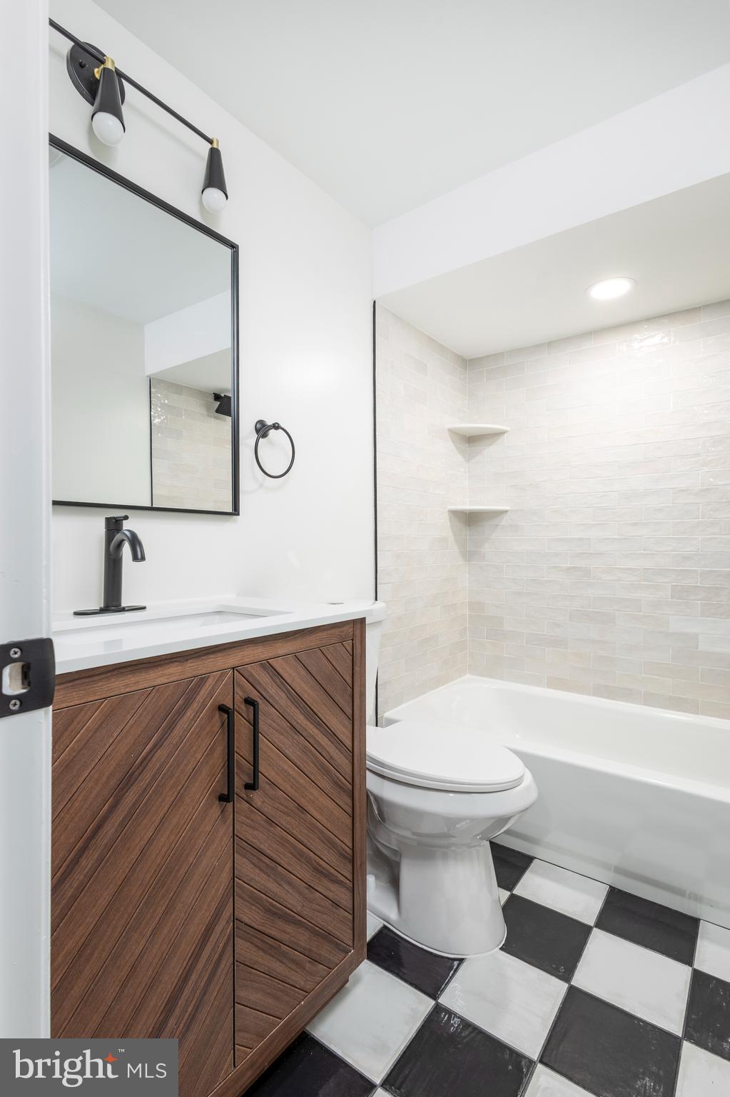 STRAWBERRY MANSION - Residential