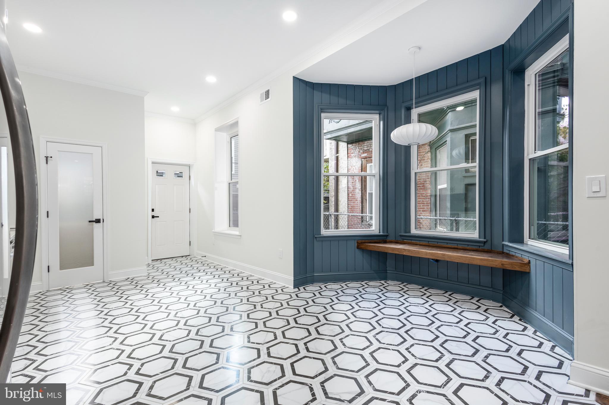 STRAWBERRY MANSION - Residential