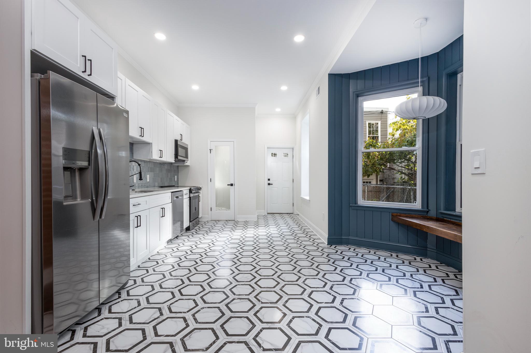 STRAWBERRY MANSION - Residential