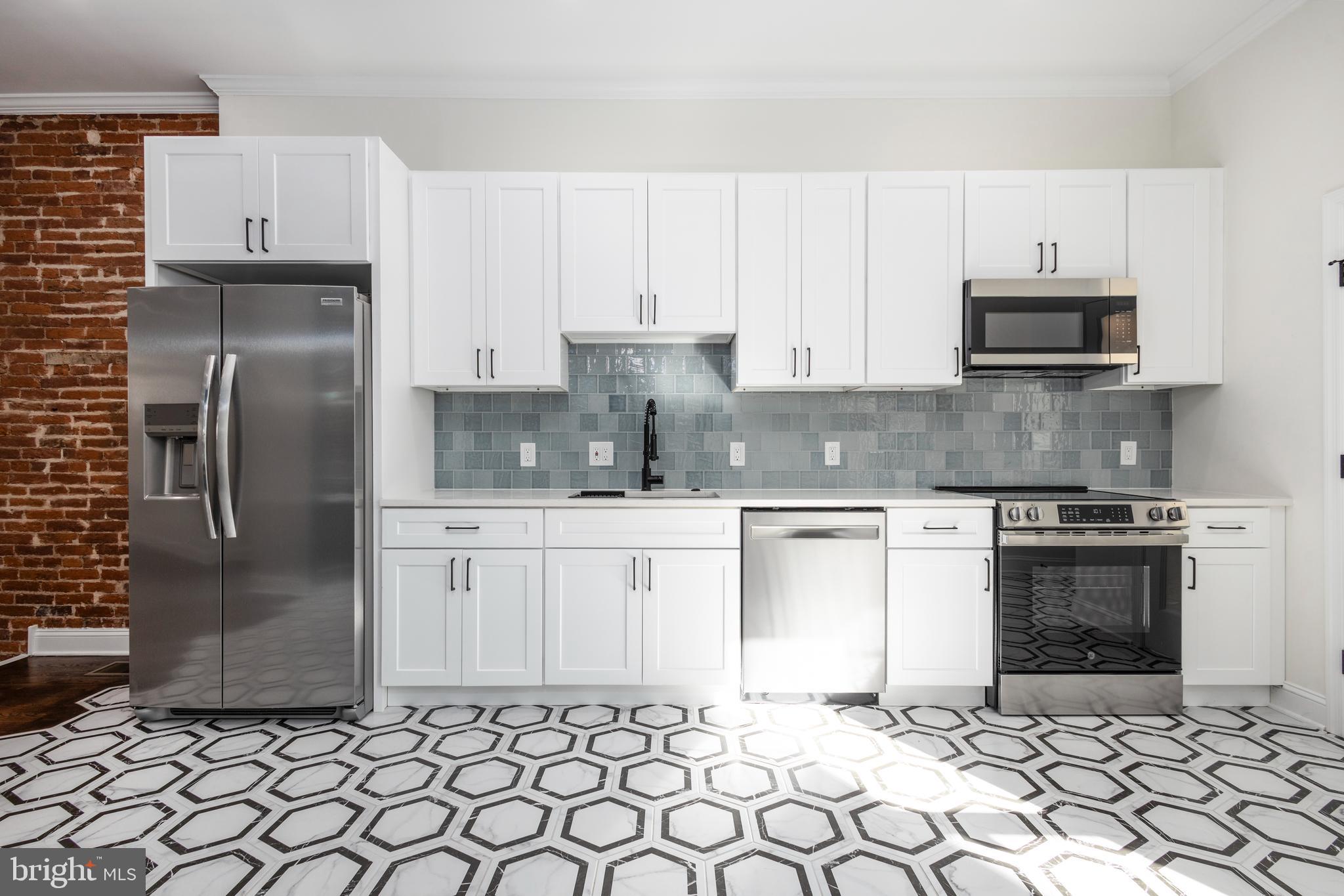 STRAWBERRY MANSION - Residential