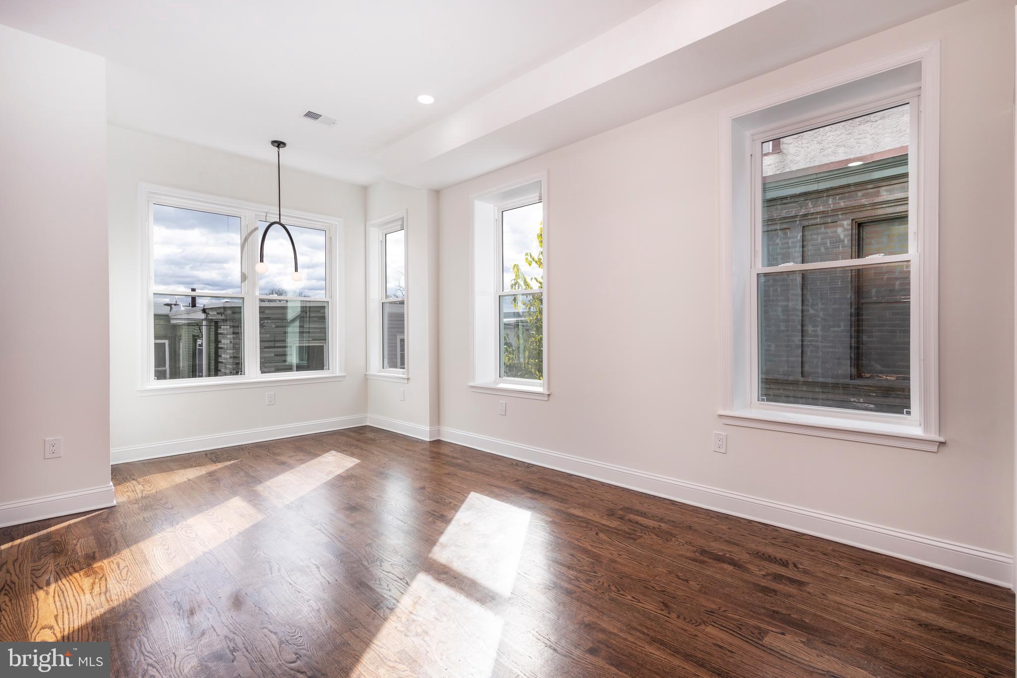 STRAWBERRY MANSION - Residential