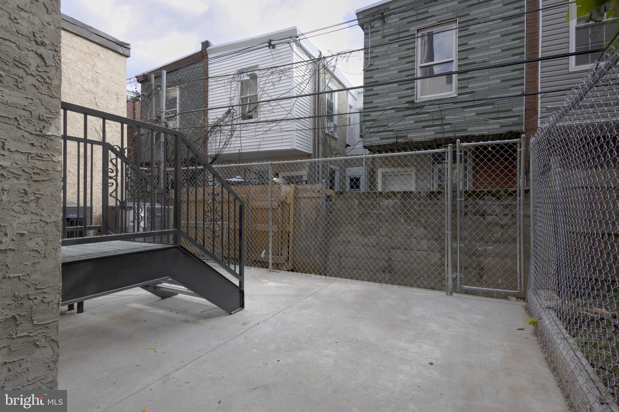 STRAWBERRY MANSION - Residential