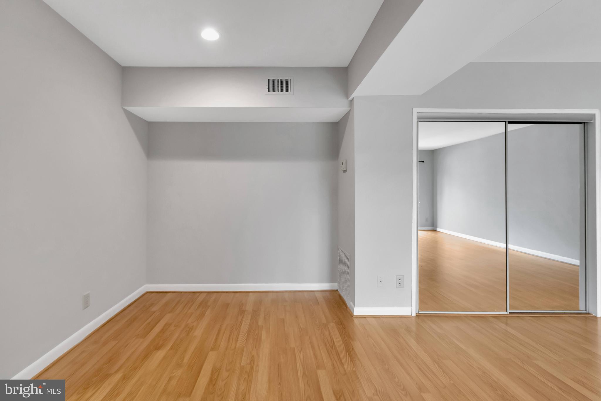 SEMINARY WALK - Residential