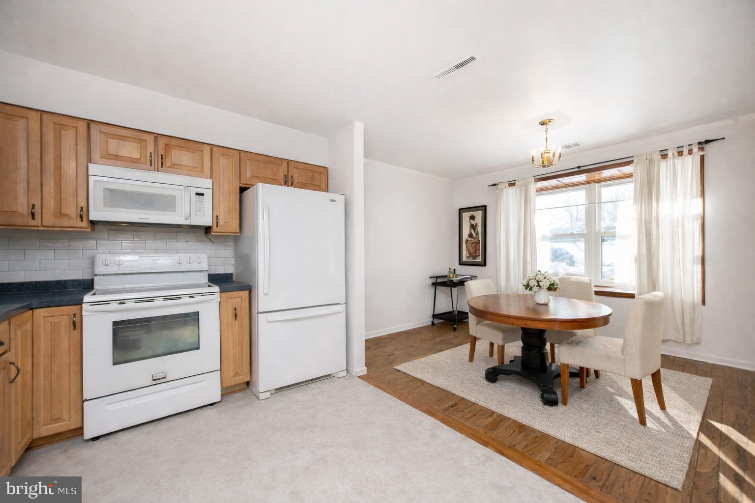 431 CARMARTHEN COURT