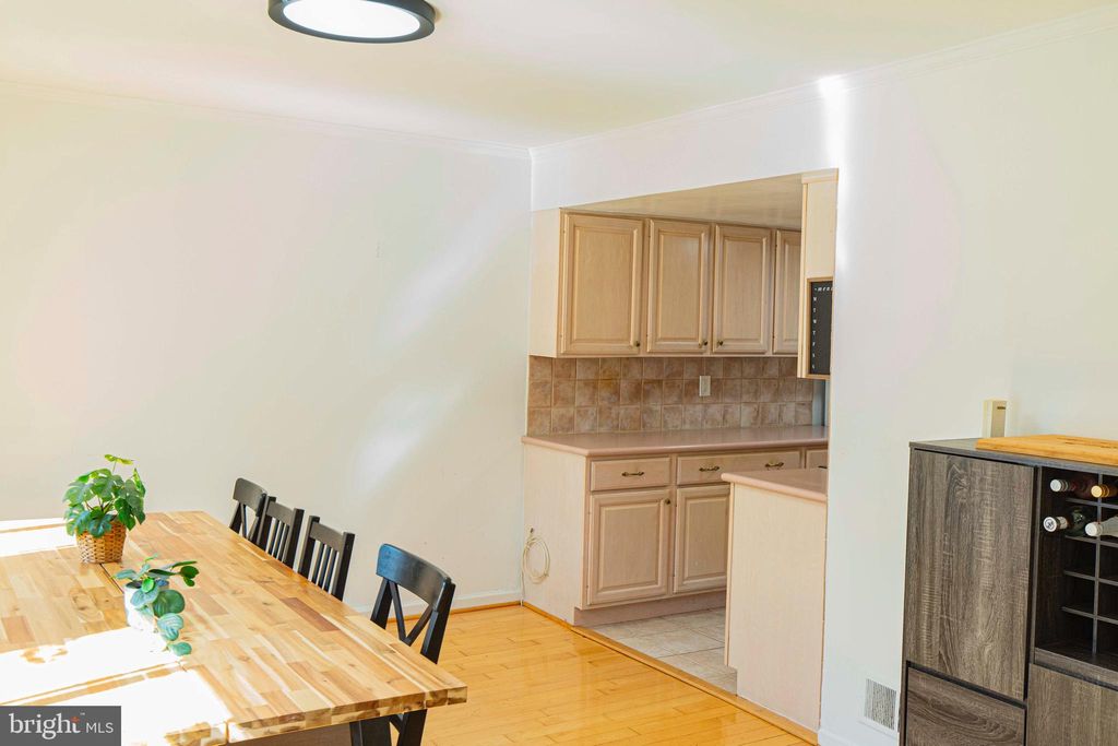 Photo of 19537 Transhire Road, MONTGOMERY VILLAGE, MD 20886 (MLS # MDMC2202630)