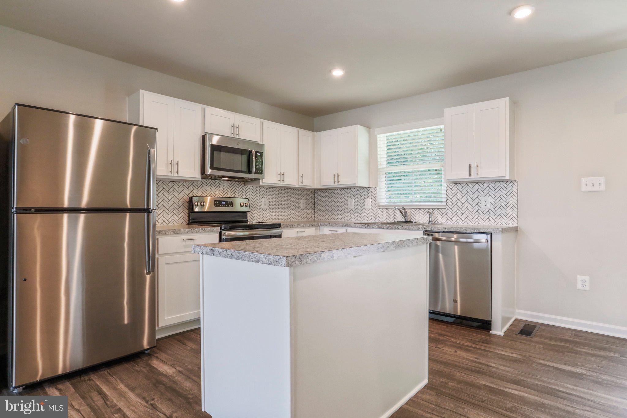 REGENTS CREST - Residential