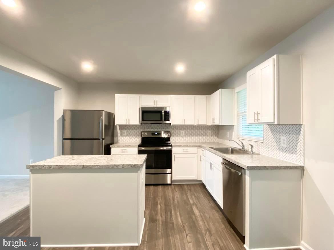 REGENTS CREST - Residential