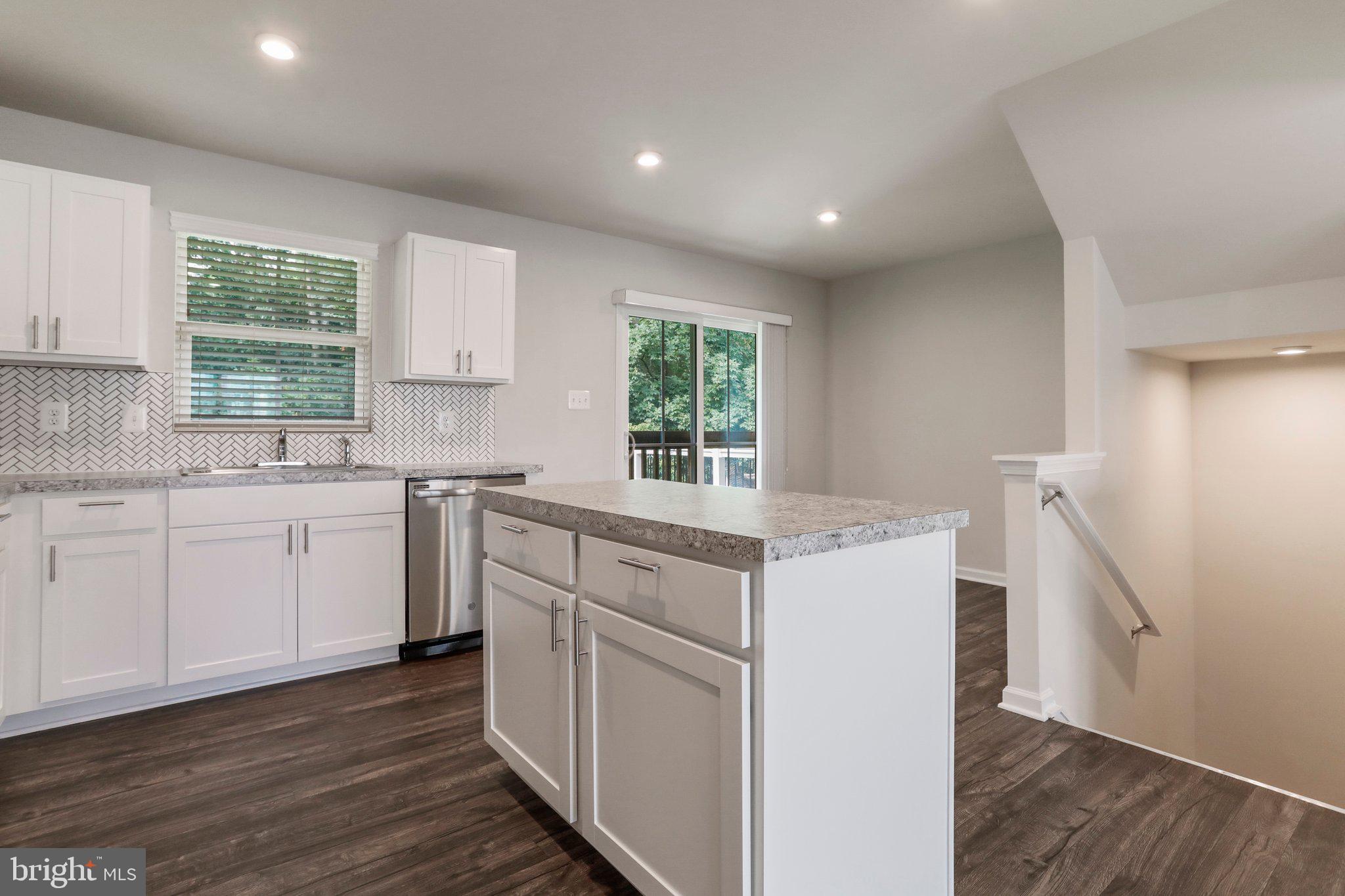 REGENTS CREST - Residential