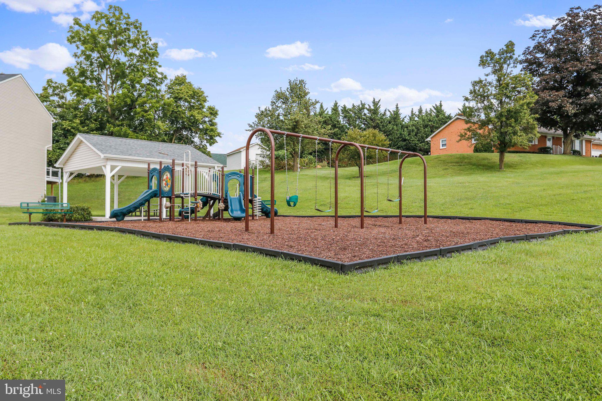 REGENTS CREST - Residential