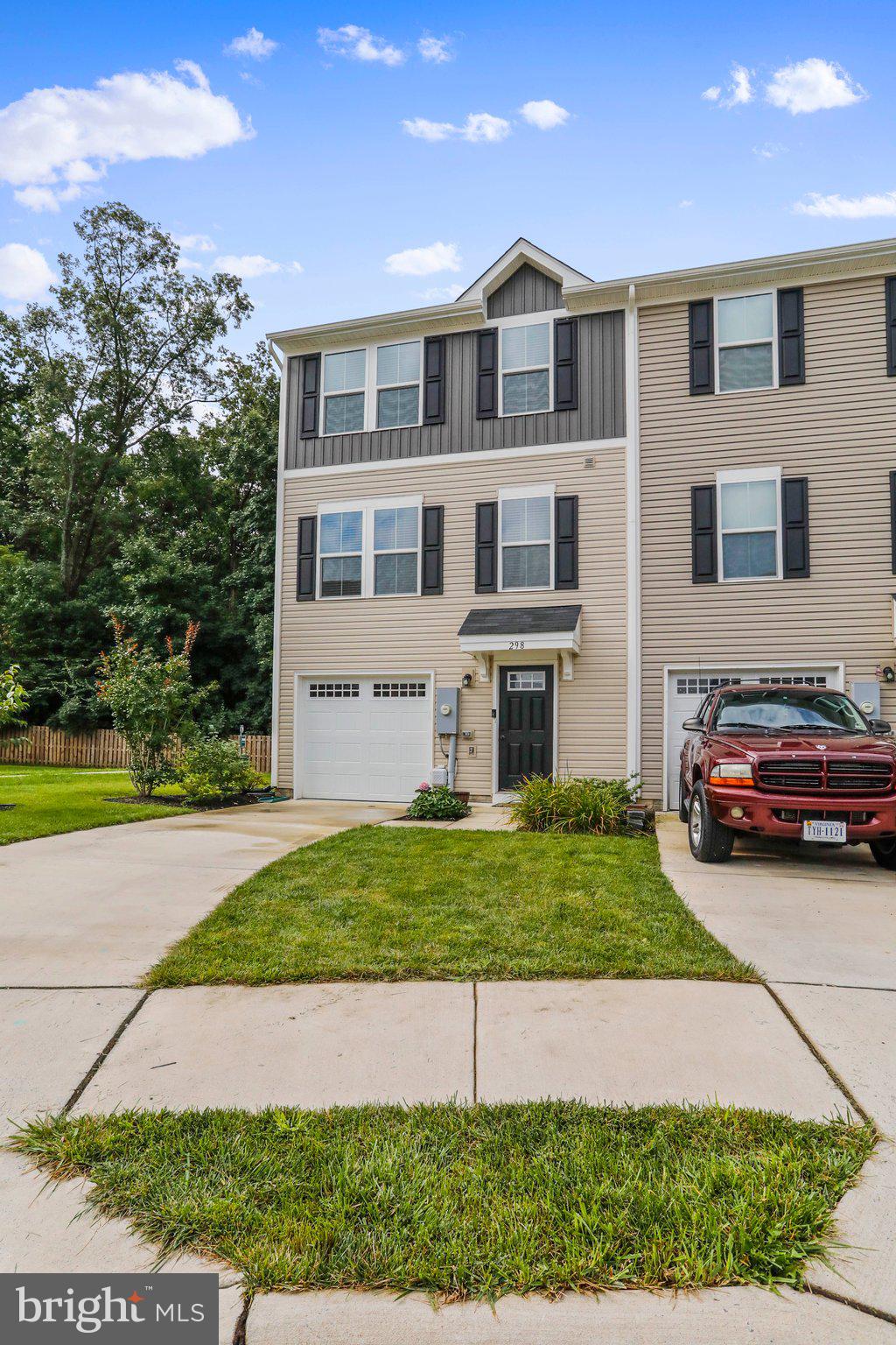 REGENTS CREST - Residential