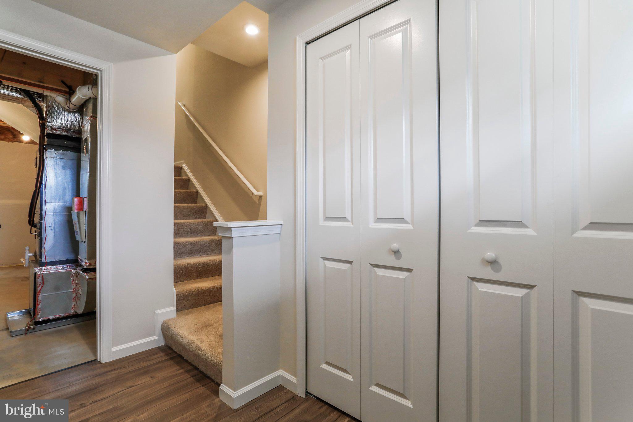 REGENTS CREST - Residential