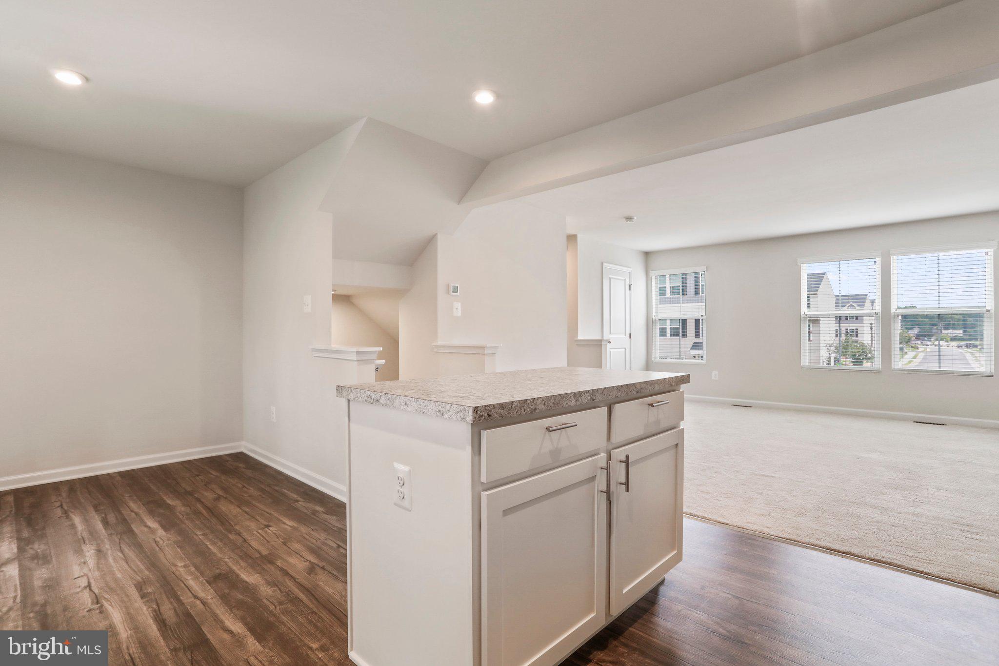 REGENTS CREST - Residential