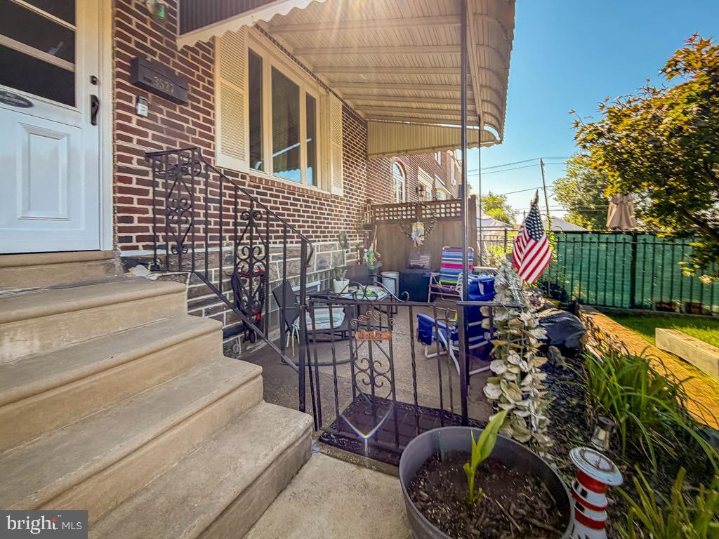 3527 LANSING STREET