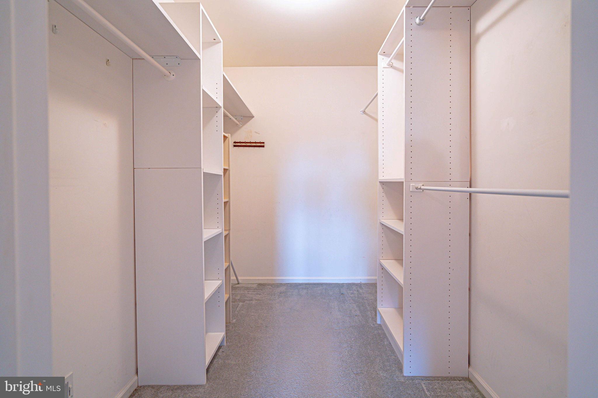 HUNTERS RUN - Residential