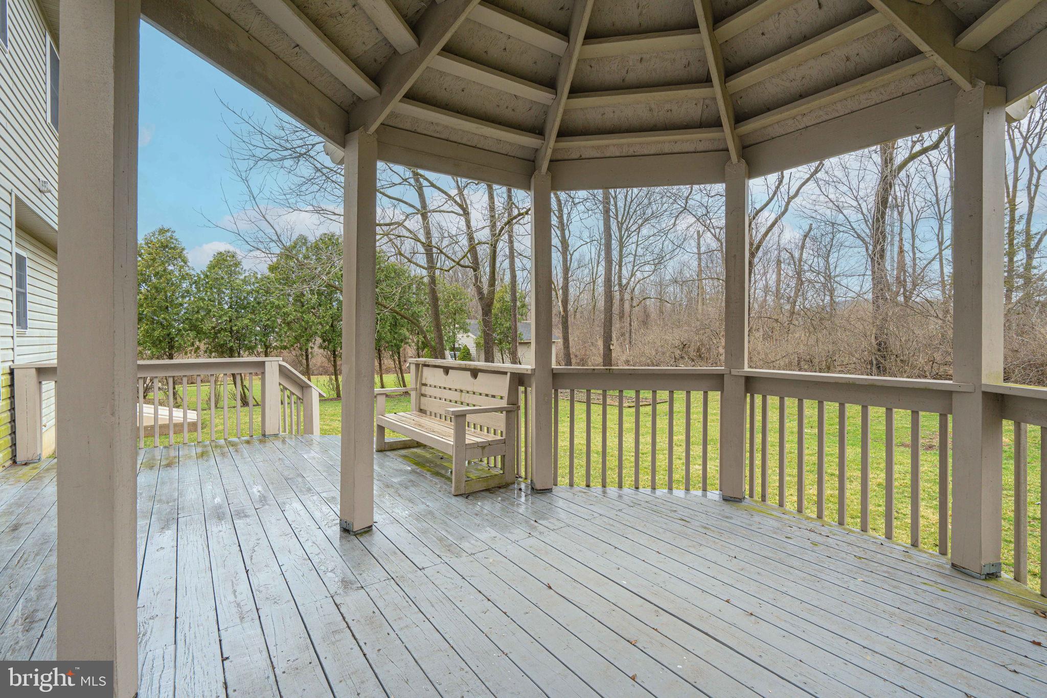 HUNTERS RUN - Residential