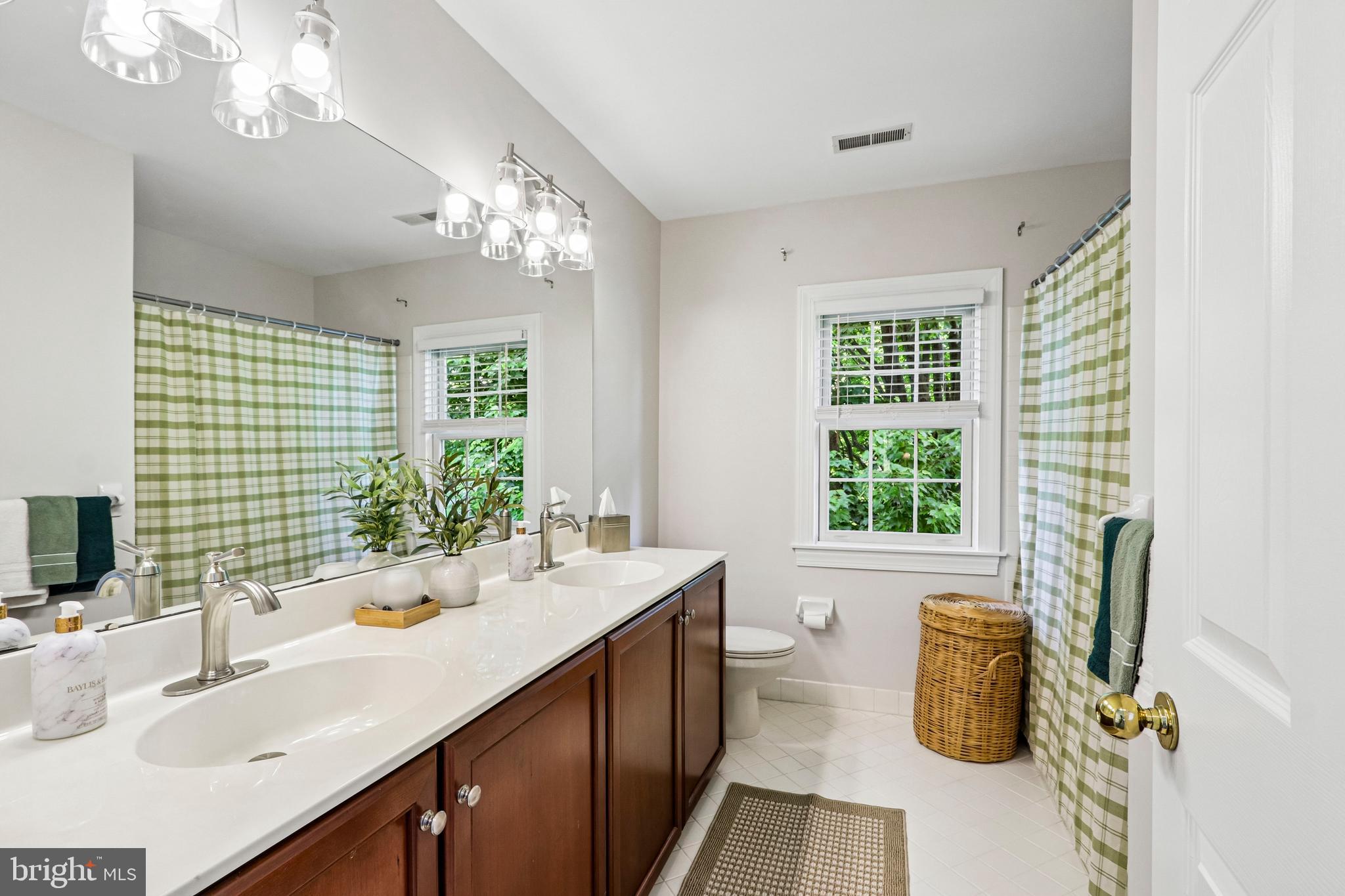 WEDGEWOOD GREENE - Residential
