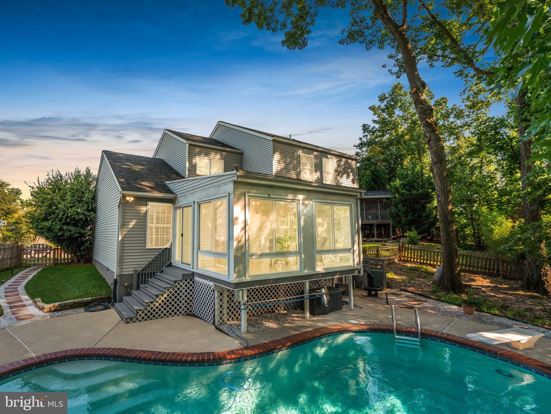 GARLAND - Residential