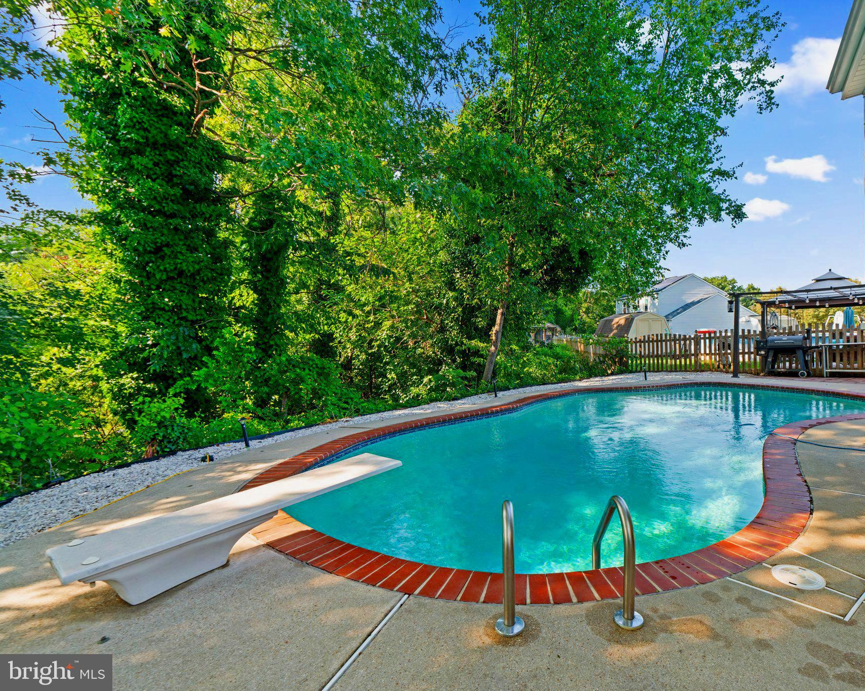 GARLAND - Residential