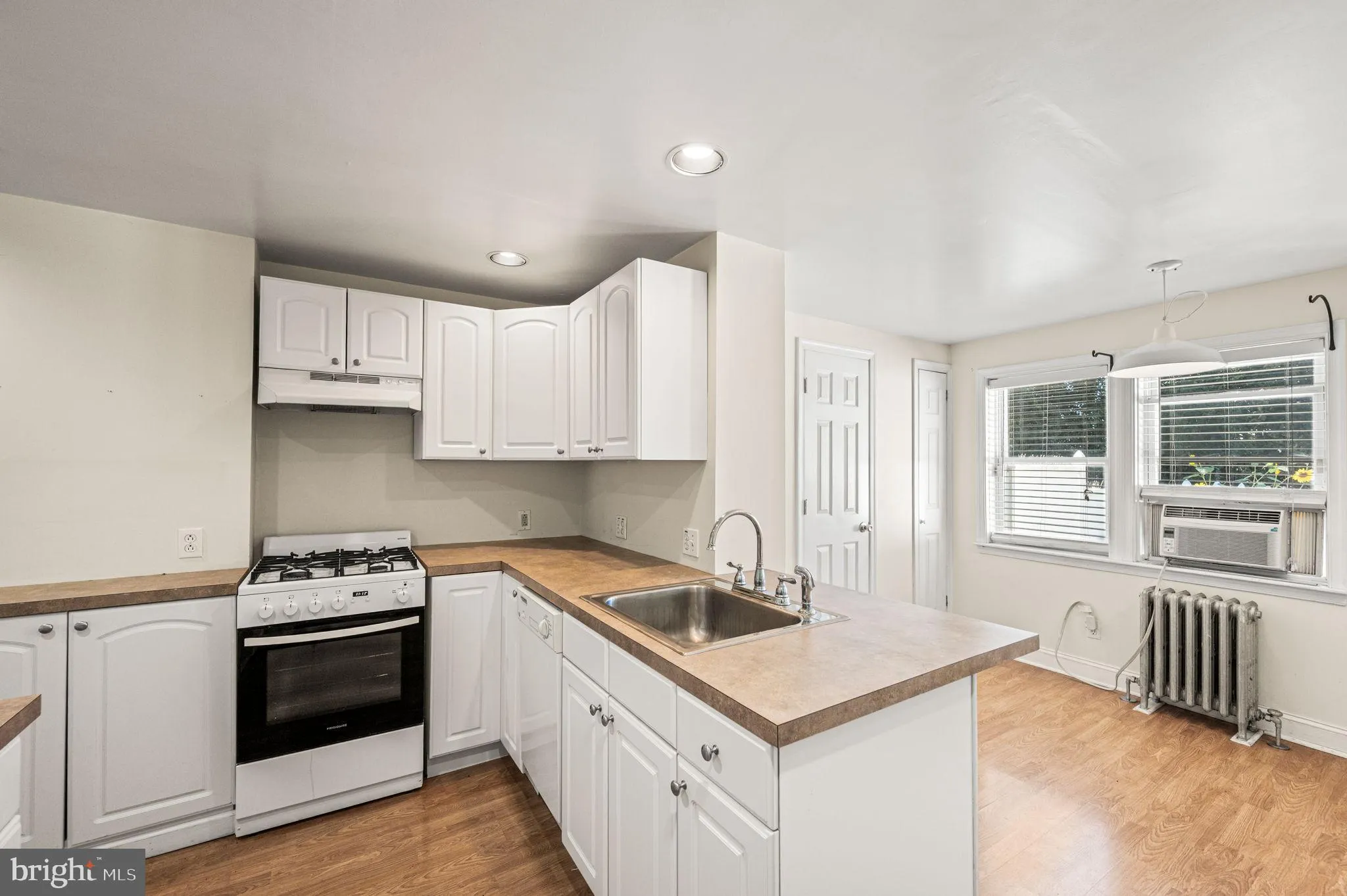 Philadelphia, Pennsylvania 19127, United States, 2 Bedrooms Bedrooms, ,2 BathroomsBathrooms,Residential,Active,199217